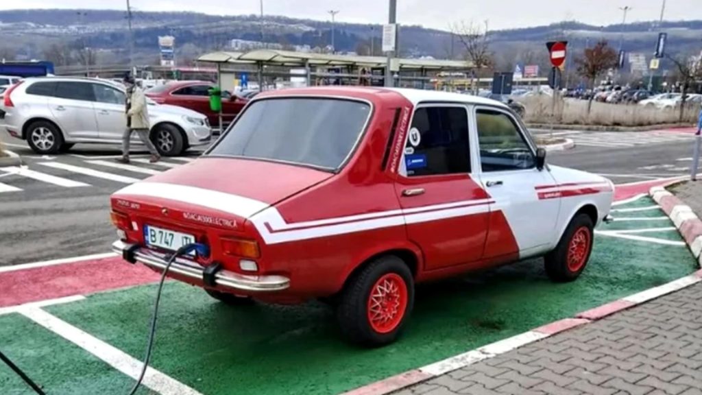 Cât a cheltuit un român ca să își transforme Dacia 1300 în mașină electrică.  „Mai bine o lăsa cu motorul original”