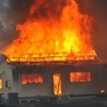 Sfârșit tragic pentru o bătrână din Prahova. A murit în noaptea de Revelion în locuința cuprinsă de flăcări