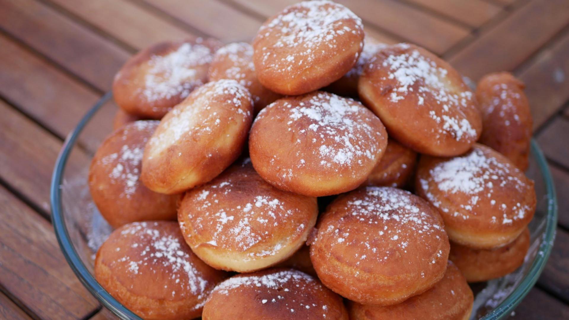 Gogoși delicioase cu drojdie. Iată cum preparau gospodinele acest dulce în 1957