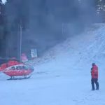 O femeie a suferit un traumatism al coloanei vertebrale după ce a fost lovită de o sanie. Accident grav pe pârtia din Buşteni VIDEO