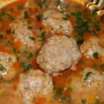 Rețeta secretă a ciorbei de perișoare din 1938. Ce adăugau bunicii noștri ca să nu se strice repede și să îi dea o aromă deosebită