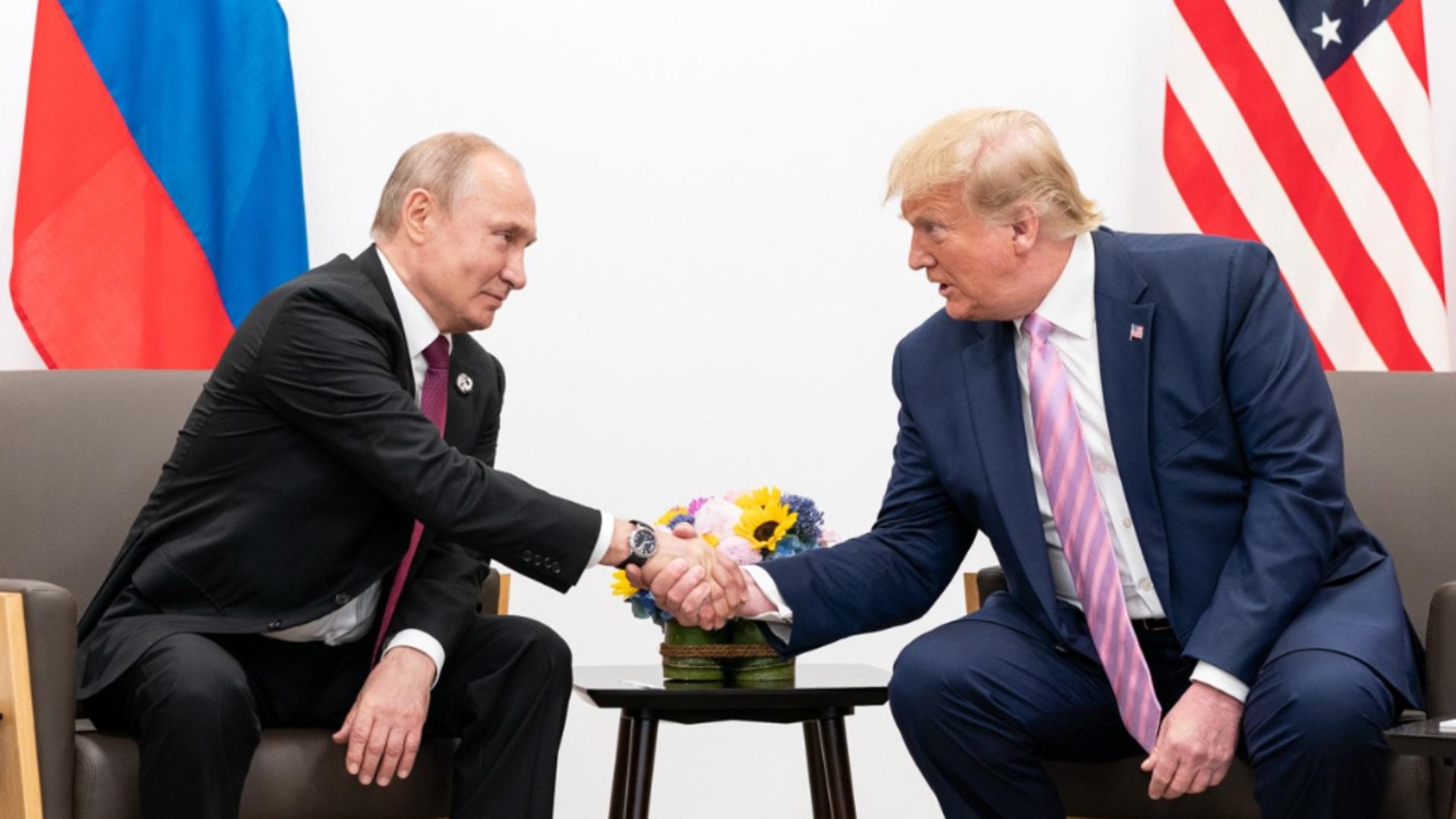 Convorbirea anului 2025. Donald Trump și Vladimir Putin își vor telefona pe firul roșu