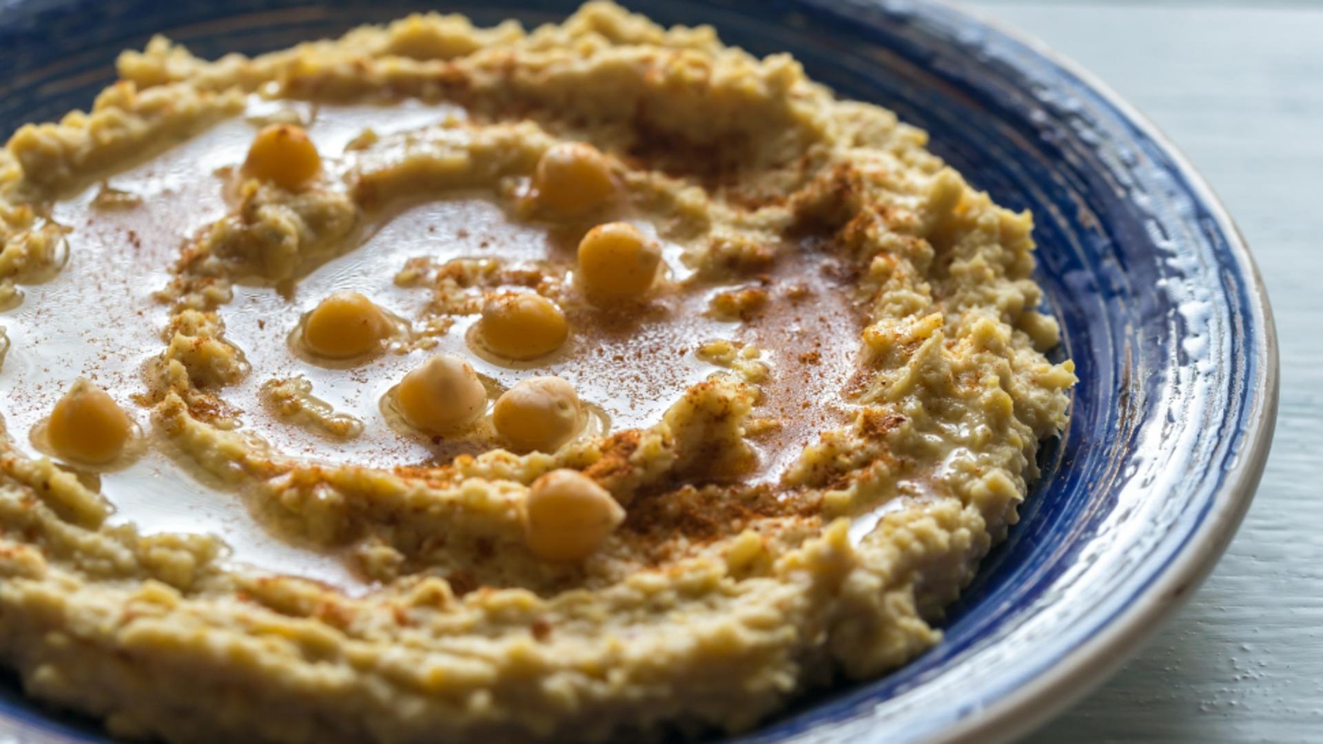 Humus FĂRĂ tahini, o gustare care nu ar trebui să lipsească de pe masa ta la micul dejun