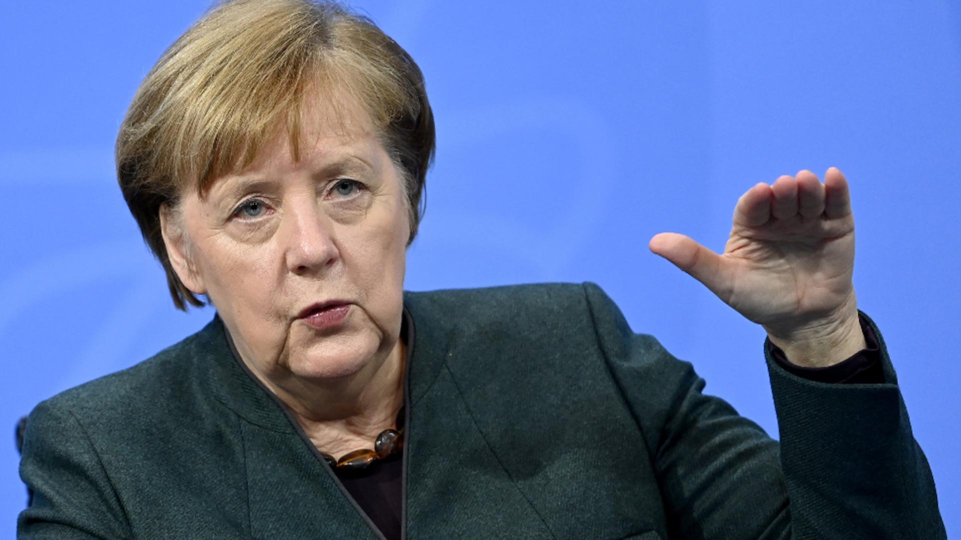 Angela Merkel: ‘Nu-l vom schimba pe Donald Trump, dar putem reacționa în fața lui’. Ce spune fostul cancelar german despre cheltuielile pentru NATO