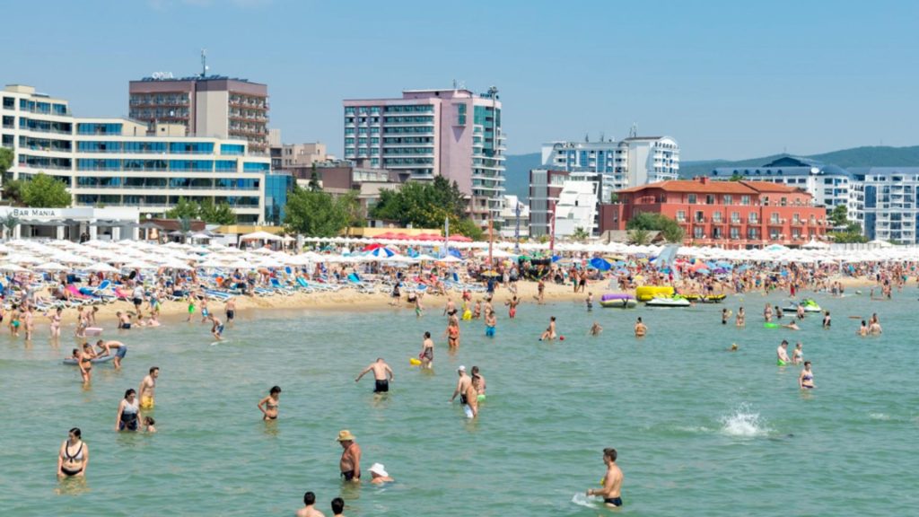 Cu cât s-a scumpit vacanța în Bulgaria, în 2025. Se mai merită un sejur pe litoralul țării vecine?