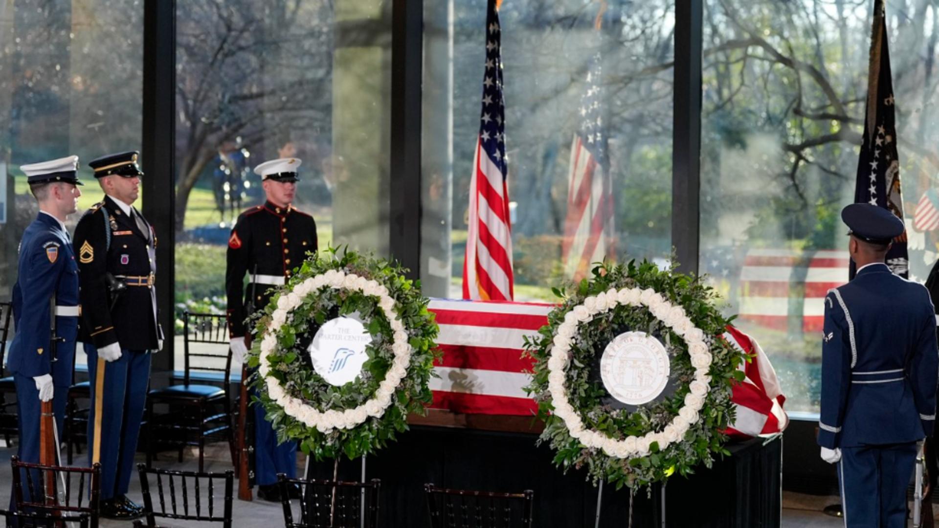 Șase zile de ceremonii funerare în Statele Unite, după moartea fostului președinte Jimmy Carter. Drapelele americane, coborâte în bernă timp de 30 de zile