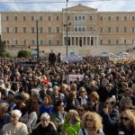 Grecia, cuprinsă de proteste. Zeci de mii de manifestanți cer ‘justiție’ pentru victimele catastrofei feroviare din februarie 2023