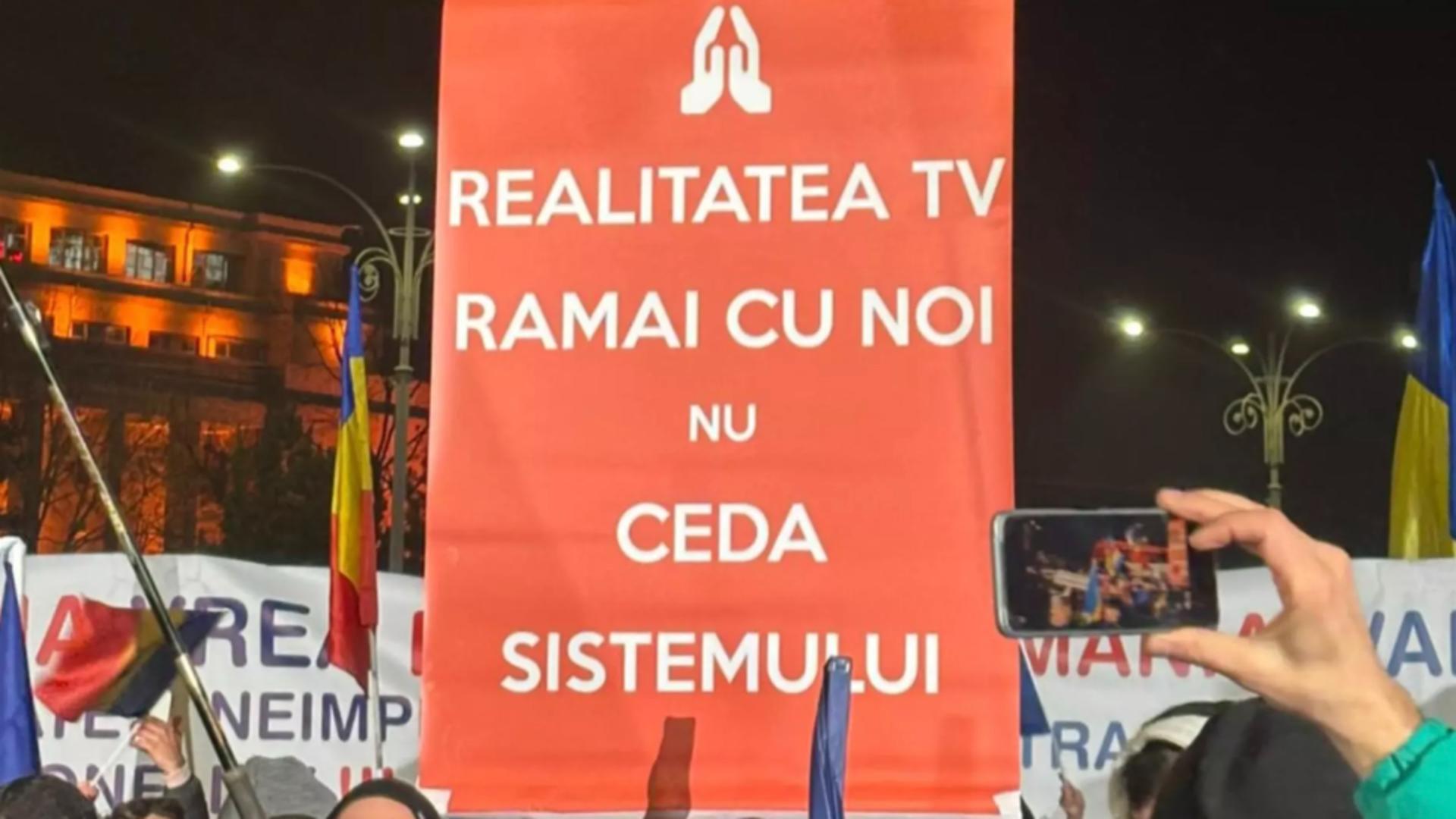 Luptătorii pentru libertate, alături de Realitatea PLUS. Televiziunea poporului, bruiată și sabotată de concurență, în ziua protestului – VIDEO