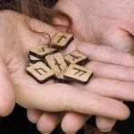 Etalarea runelor, marți, 28 ianuarie 2025. Mesajele și sfaturi de la univers pentru toate zodiile