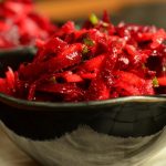 Salata care ajută la detoxifierea organismului și scăderea tensiunii arteriale. Este o sursă bogată de fier