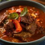 Supă picantă de vită. Rețetă pentru zilele răcoroase de iarnă