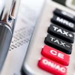 Economiștii avertizează din nou: vor fi introduse noi taxe! Creșterea TVA, prognozată de specialiști, negată de guvernanți