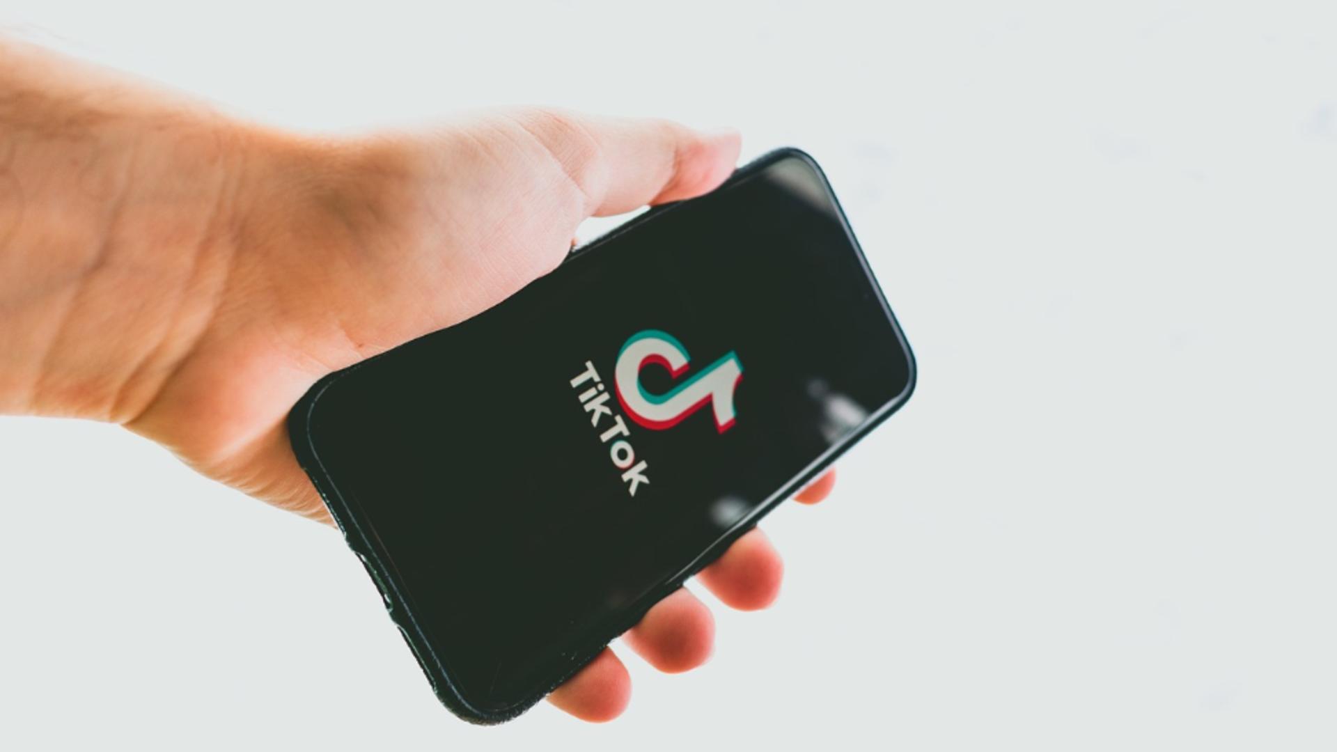 A ajuns un lux să ai telefon cu TikTok pe el. Cu cât s-a vândut un astfel de termina, în SUA?