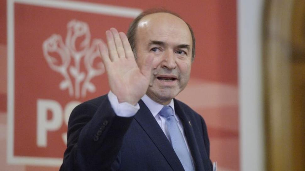 Tudorel Toader, atac direct la Iohahnis: Cred că trebuie SĂ PLECE, stă la Cotroceni și nu face nimic