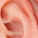 Obiceiuri care pot duce la pierderea auzului. Ce trebuie să faci pentru a-ți proteja simțul auditiv