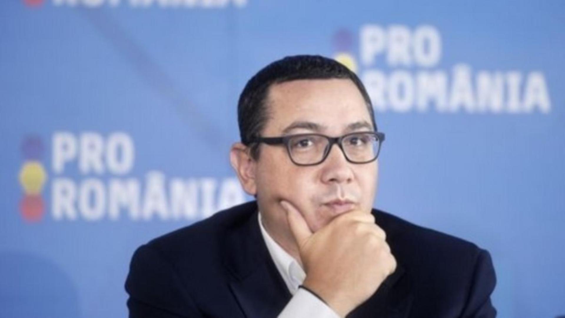 Cum se agață Victor Ponta de Călin Georgescu pentru imagine: „Referirile la familie sunt niște securisme dezgustătoare, de care România trebuie să scape”