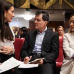 Scandal și demisii în tabăra reziștilor, din cauza lui Lasconi. Fosta primăriță-pompier Clotilde Armand a luat foc
