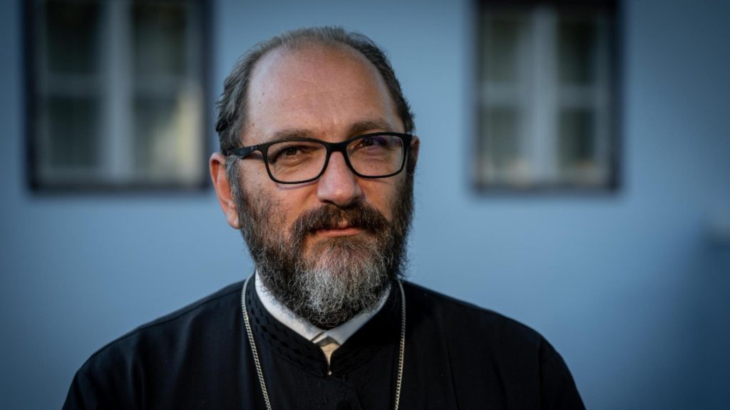 Cea mai mare greșeală pe care o face o femeie într-o relație. Părintele Constantin Necula aruncă bomba