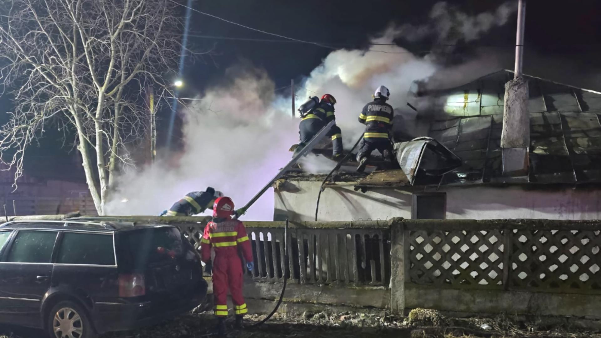 Incendiu devastator în județul Giurgiu: casa unei familii cu 5 copii a fost cuprinsă de flăcări