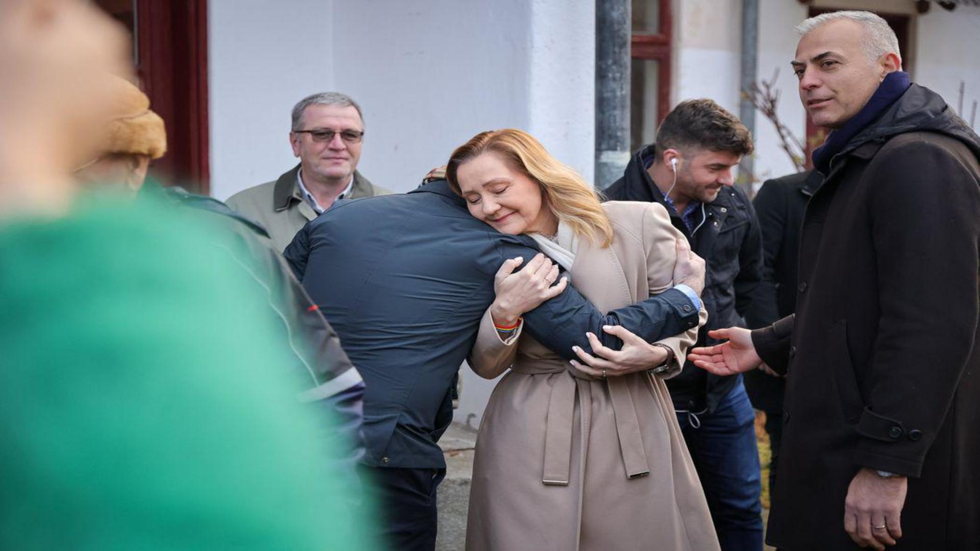 Reziștii se sfâșie între ei. Se pregătește TRĂDAREA Elenei Lasconi