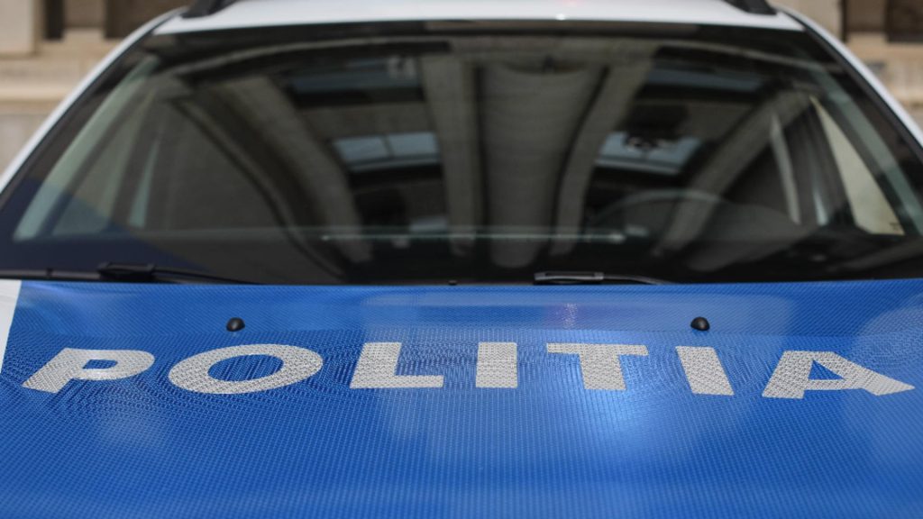 Polițist din Cluj, CONDAMNAT la peste 4 ani de închisoare, după ce a lovit cu bestialitate un șofer băut. Agentul, cercetat în alte două dosare