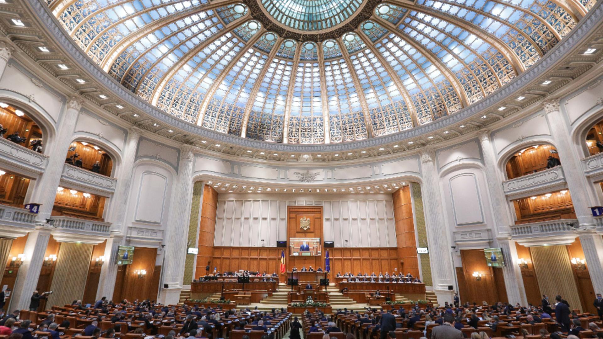 Cine cade după debarcarea faraonului. Ce mutare pregătește opoziția în Parlament