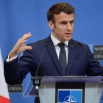 Emmanuel Macron se duce la Washington ca să-l învețe pe Donald Trump cum să negocieze cu Vladimir Putin
