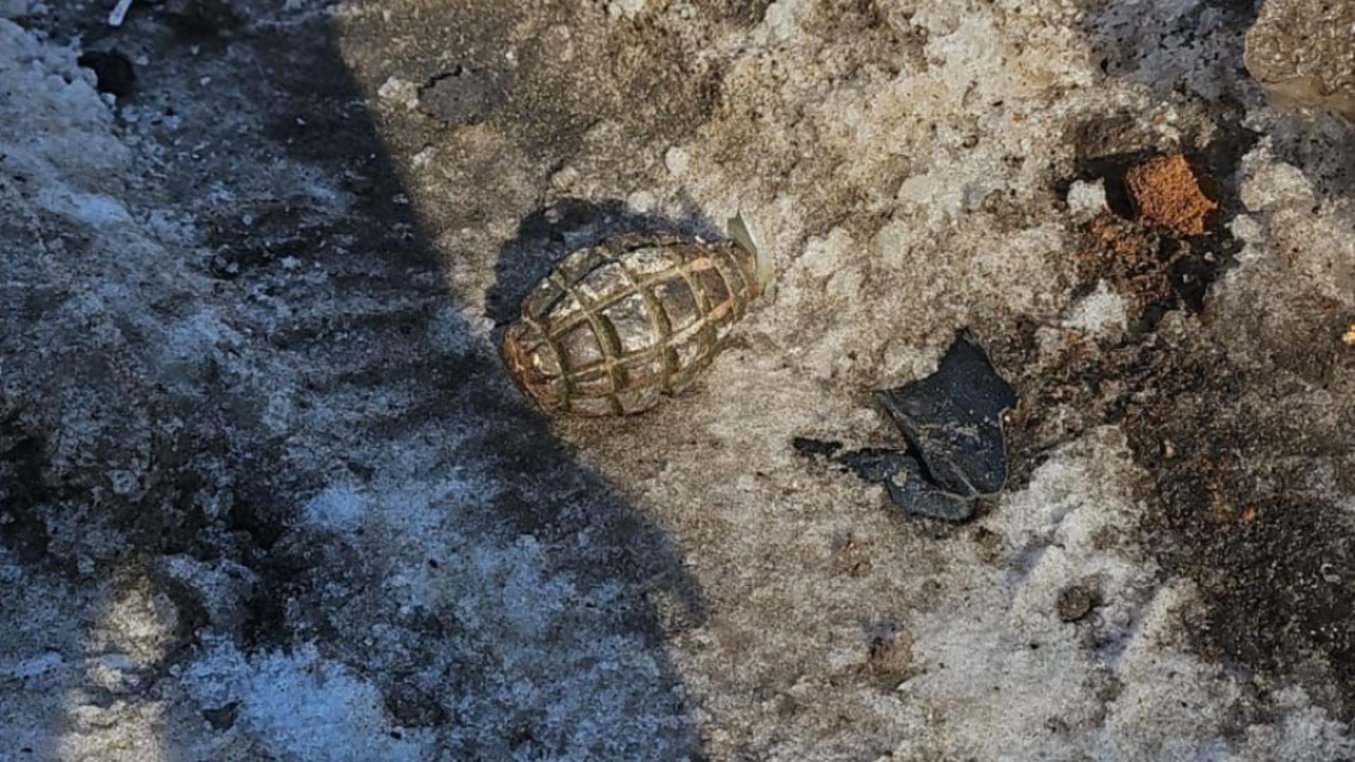 Alertă de GRENADĂ în București. Un bărbat a sunat la 112 să anunțe că a găsit un proiectil, poliția CONFIRMĂ