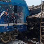 Accident feroviar grav: două vagoane de marfă au deraiat. Un alt tren a intrat în plin în ele: o persoană a MURIT