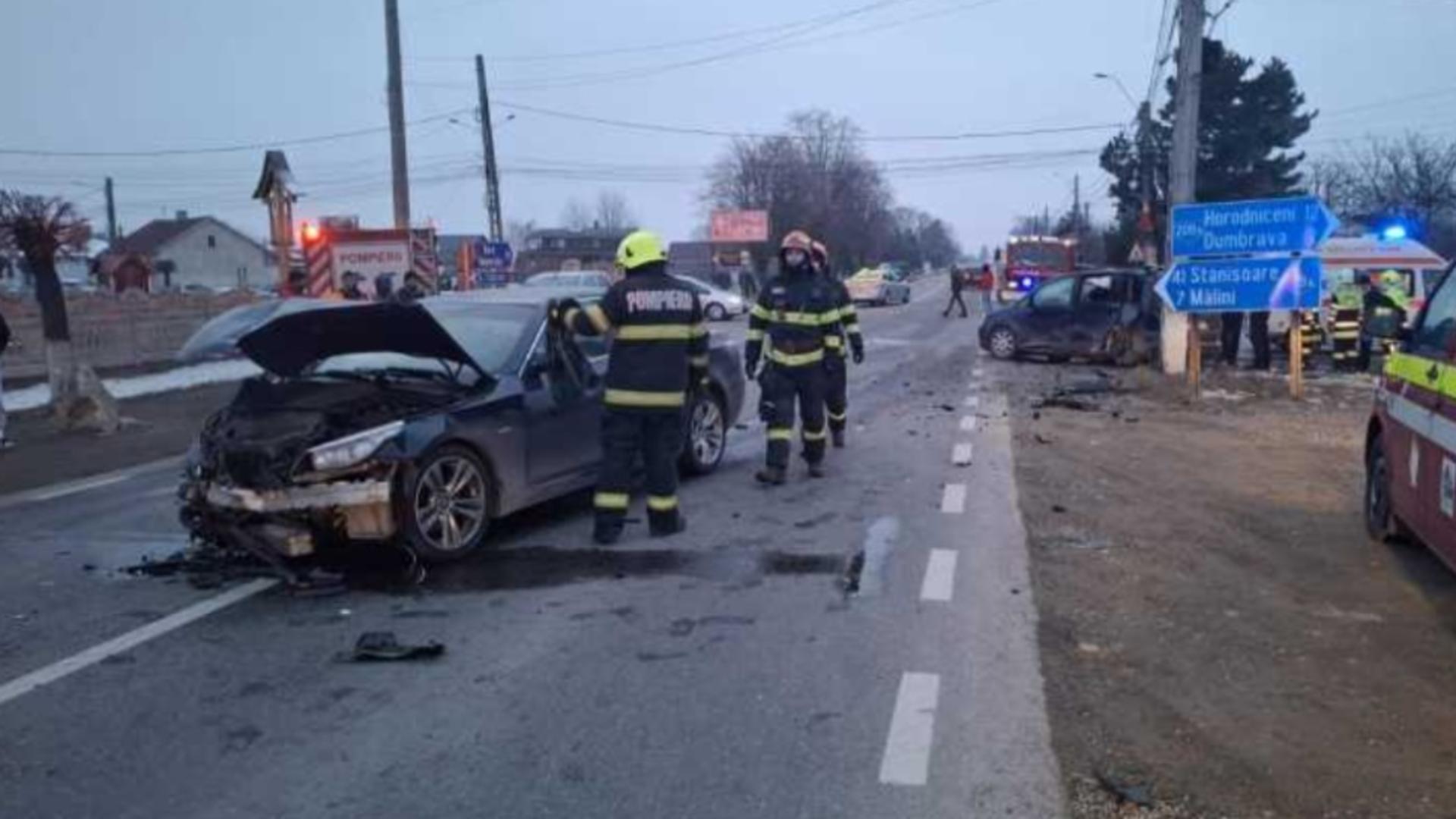 Accident grav în comuna Cornu Luncii, județul Suceava. Trei persoane au fost transportate la spital de urgență