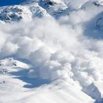 Alertă în Munții Bucegi, risc uriaș de avalanșă. Avertismentul meteorologilor