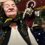 Bunicuța influencer la 84 de ani. Ce sfaturi oferă despre importanța lecturii