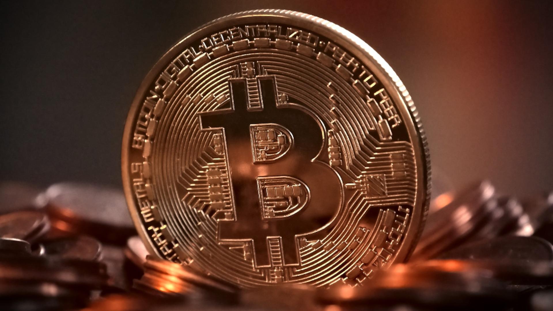 Bitcoin, scăderi drastice. Criptomoneda coboară sub 80.000 de dolari