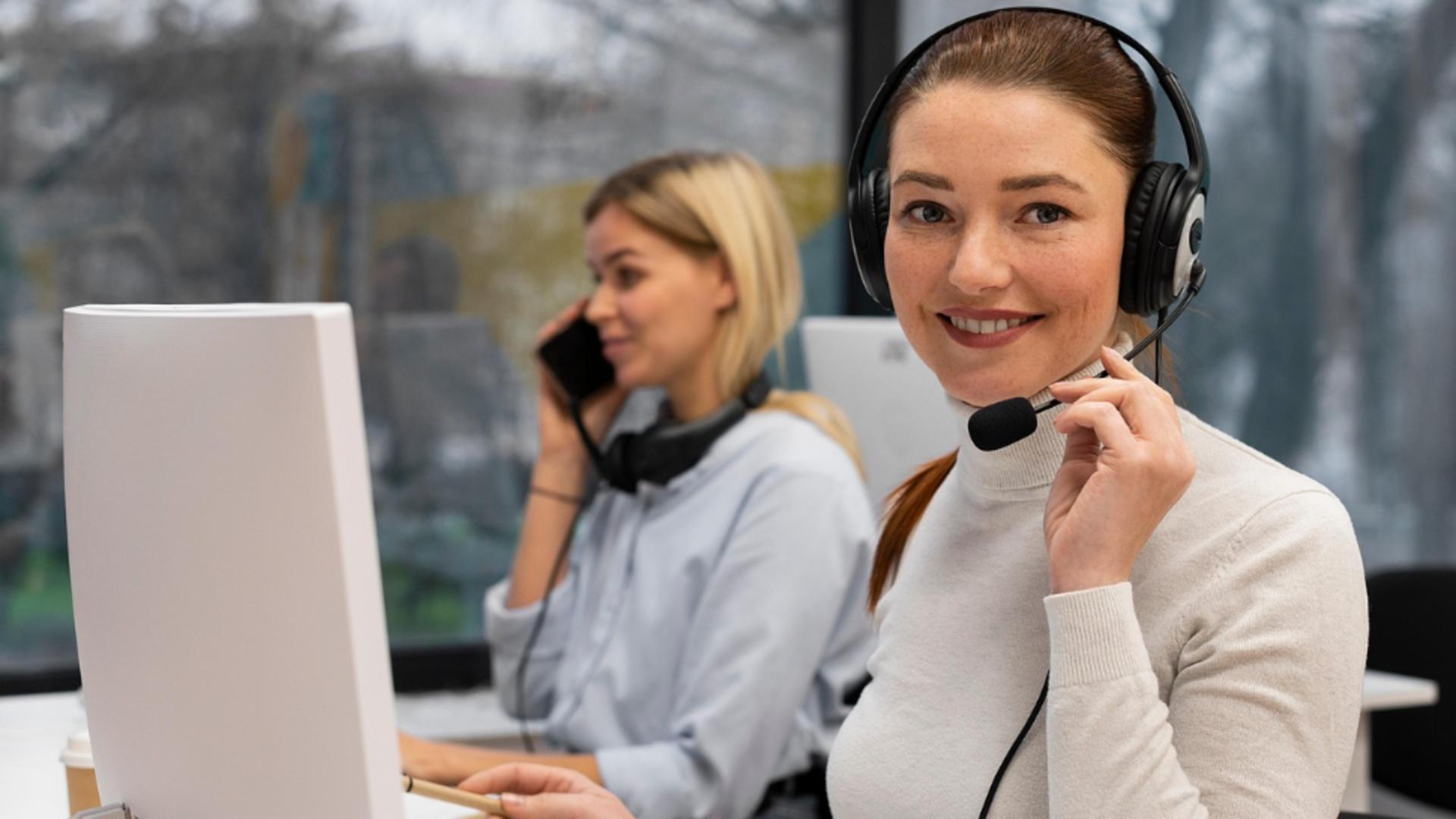 Ce se întâmplă când apelul tău este pus în așteptare în call center. Te vei gândi de două ori înainte să le faci „urări de bine”