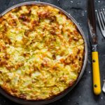 Cartofi la cuptor cu legume. Cea mai simplă și delicioasă rețetă, perfectă pentru o seară de vineri