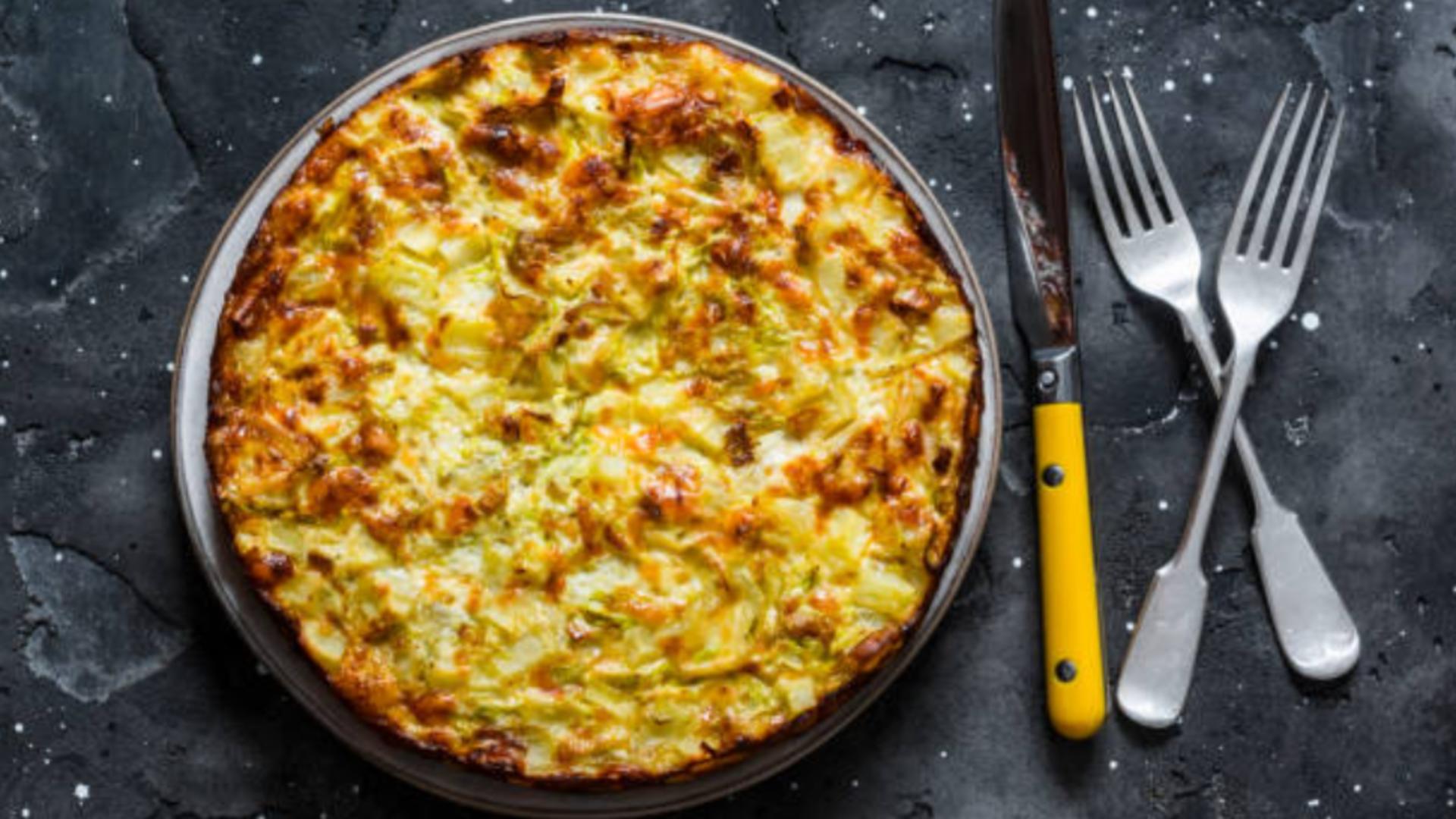 Cartofi la cuptor cu legume. Cea mai simplă și delicioasă rețetă, perfectă pentru o seară de vineri