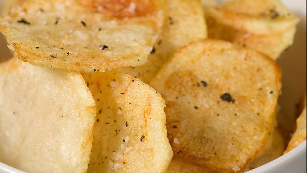 Chipsuri de legume coapte, făcute în casă. Un deliciu pe care nu îl vei putea uita așa curând!