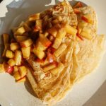 Clătite olandeze, un deliciu cu mere și scorțișoară, ideal pentru sezonul rece
