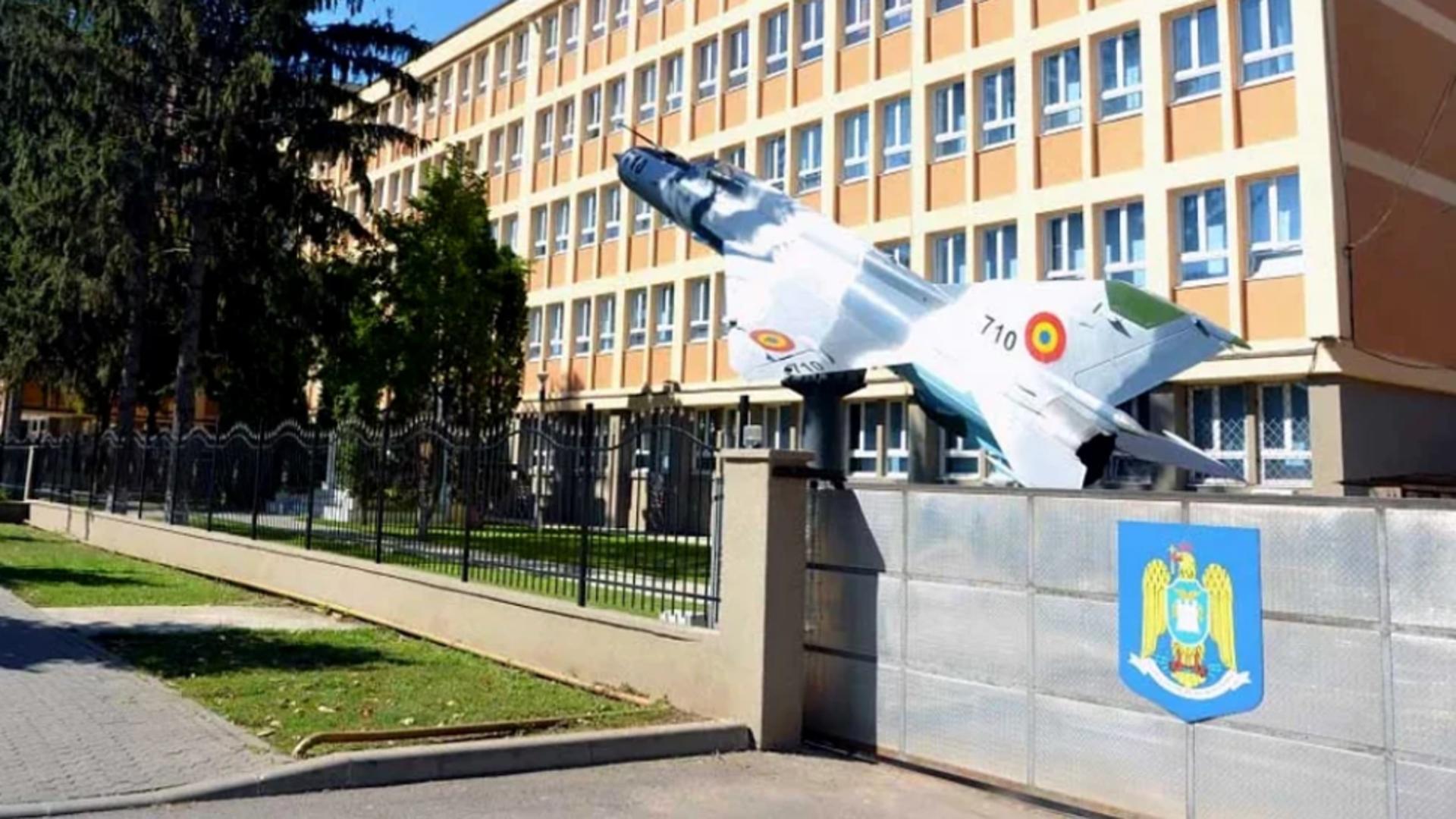 Ministerul Apărării și Colegiul Militar din Alba Iulia au dat în judecată o fostă elevă. De ce trebuie să plătească mama fetei peste 50.000 de lei