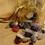 Care este piatra sau cristalul tău norocos, în funcție de zodie. Ce trebuie să porți în permanență la tine ca talisman