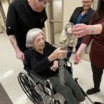 O femeie de 104 a fost dusă de la azil direct la închisoare. „Ce zi fabuloasă!” FOTO