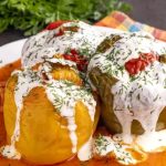 Ardei umpluți cu smântână ca la mama acasă. Rețeta cu gust de copilărie în câțiva pași simpli