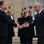 Traian Băsescu, glume pe seama lui Bolojan: „L-am trimis acolo ca să ce? Macron a încercat să repare o gafă”