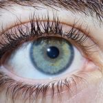 Ce înseamnă cercul gri din jurul irisului tău. Poate prevesti probleme grave de sănătate