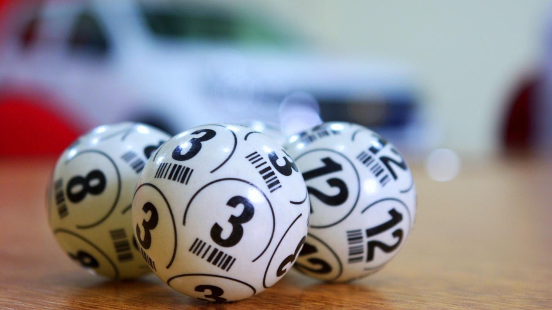 Horoscop săptămâna 2-8 februarie. Câștiguri la loto, o cină romantică surpriză și bilete pentru o vacanță de lux: ce zodii vor avea parte de ele