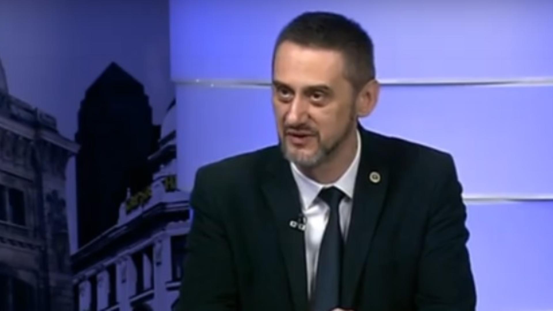 Scandal uriaș între primarul municipiului Slatina și șeful cimitirului. Mario De Mezzo face acuzații grave