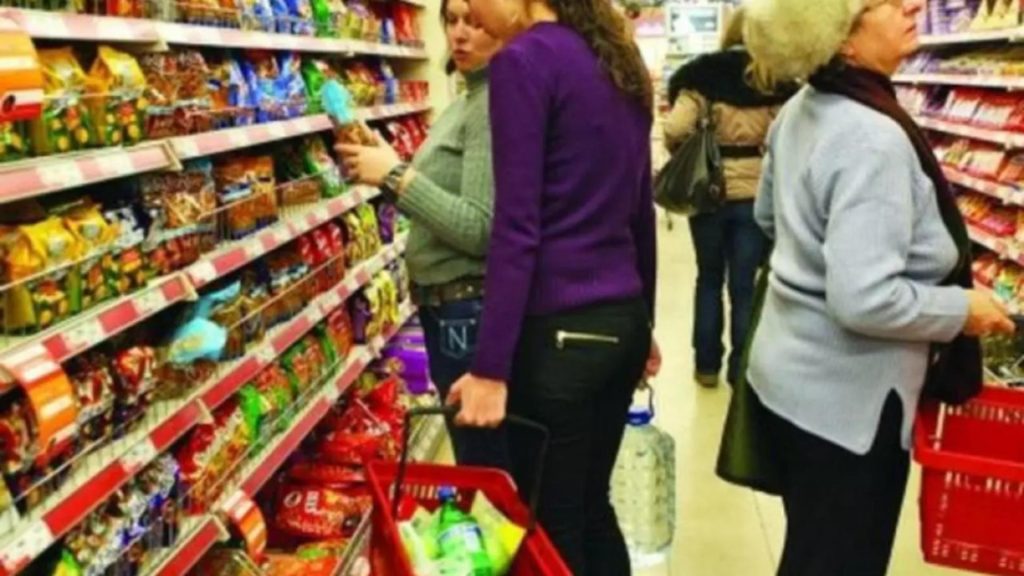 Revolta românilor față de produsele din supermarketuri aduse din import ia amploare VIDEO