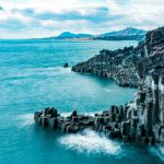 TEST psihologic. Preferi muntele sau marea? Alegerea care te definește