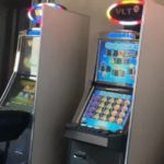 Păcănele în clădirea în care funcționează ONJN, instituția la care jucătorii dependenți vin să depună cereri pentru autoexcludere