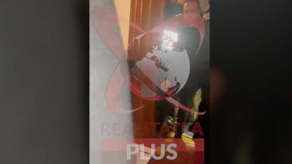 Noi imagini cu teroarea statului din umbră: percheziții la ordin la românii care îl susțin pe Călin Georgescu – VIDEO